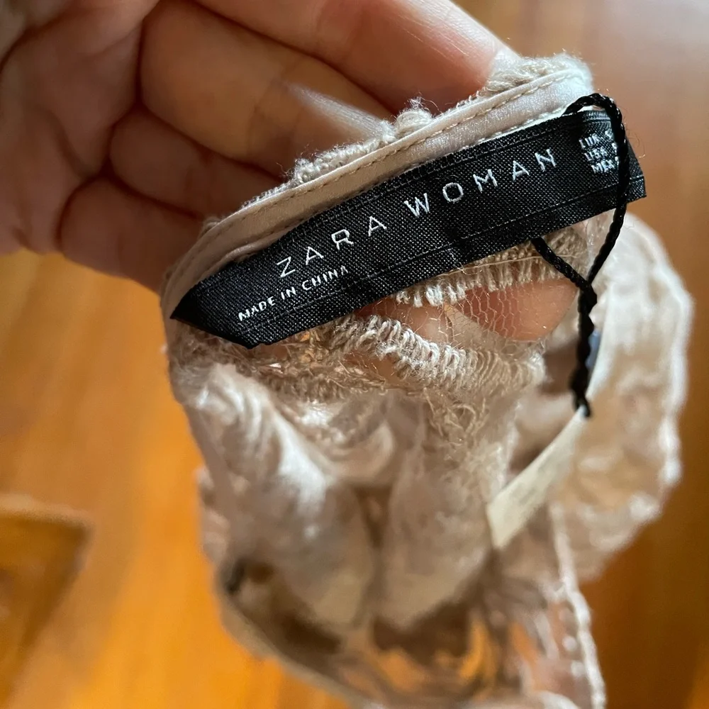 Beautiful detail & sparkle Blouse! - Picture 5 of 8